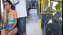 &Eacute;tudiant étiré et baisé dans le bus !