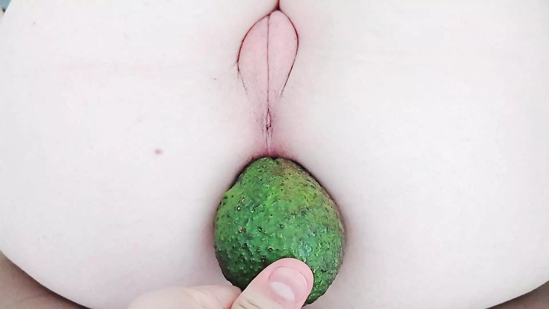 putting an avocado inside a tight pussy, leaving it dirty
putting an avocado inside a tight pussy, leaving it dirty