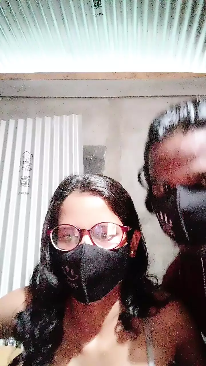 Sexy Pihu with her boyfriend