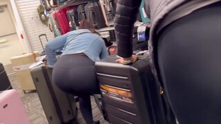 Milfs shopping cases and bending over