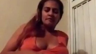 latina milf masturbation