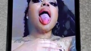 Her pierced tits has me blowing