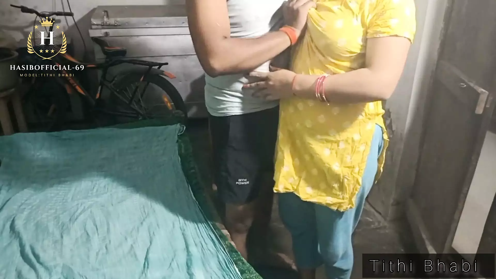 First Time Fuck Village Aunty At Storeroom.