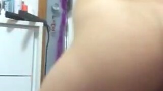 Bored college teen shakes ass