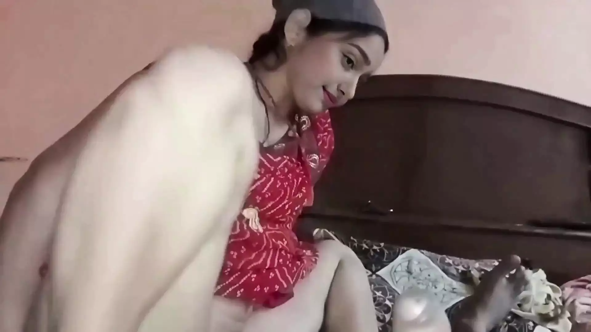 Hot Girl Was Riding Her Husband's Cook on the Bed, Lalita Bhabhi Sex Video in Hindi Voice