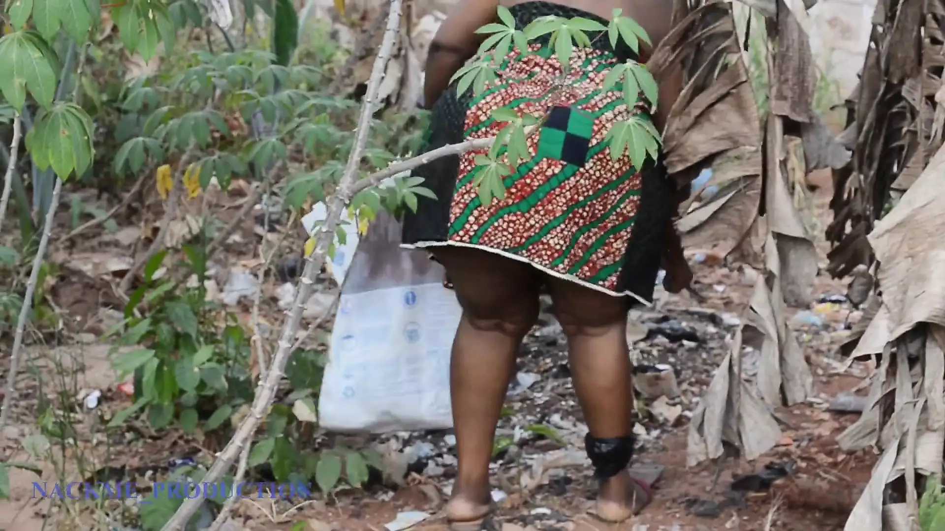 Mad BBW Picking Dirt From the Bin Fucked by Lonely Guy with No Wife