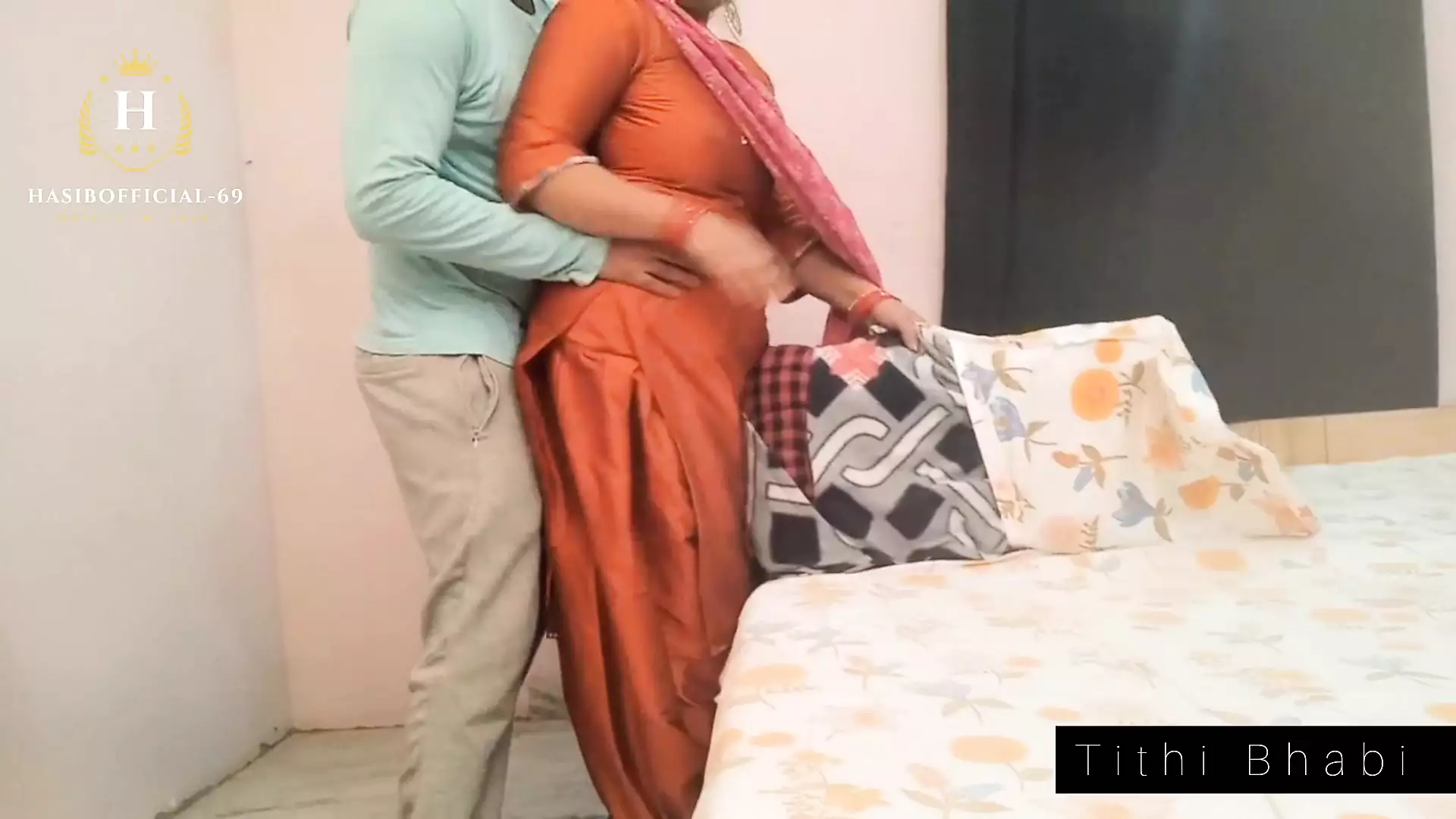 Hot Bhabi Fucked With House Worker At Bed Room.