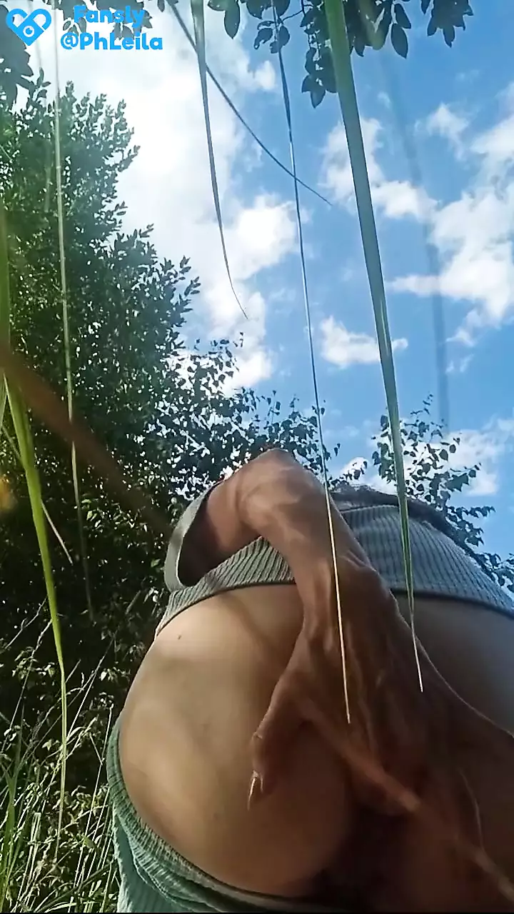 Ass Jerked off in the Park