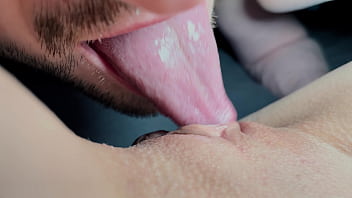 Naughty Tongue Eating Pussy