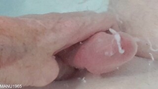 CUM 85 (CUMMING IN MY BATH)