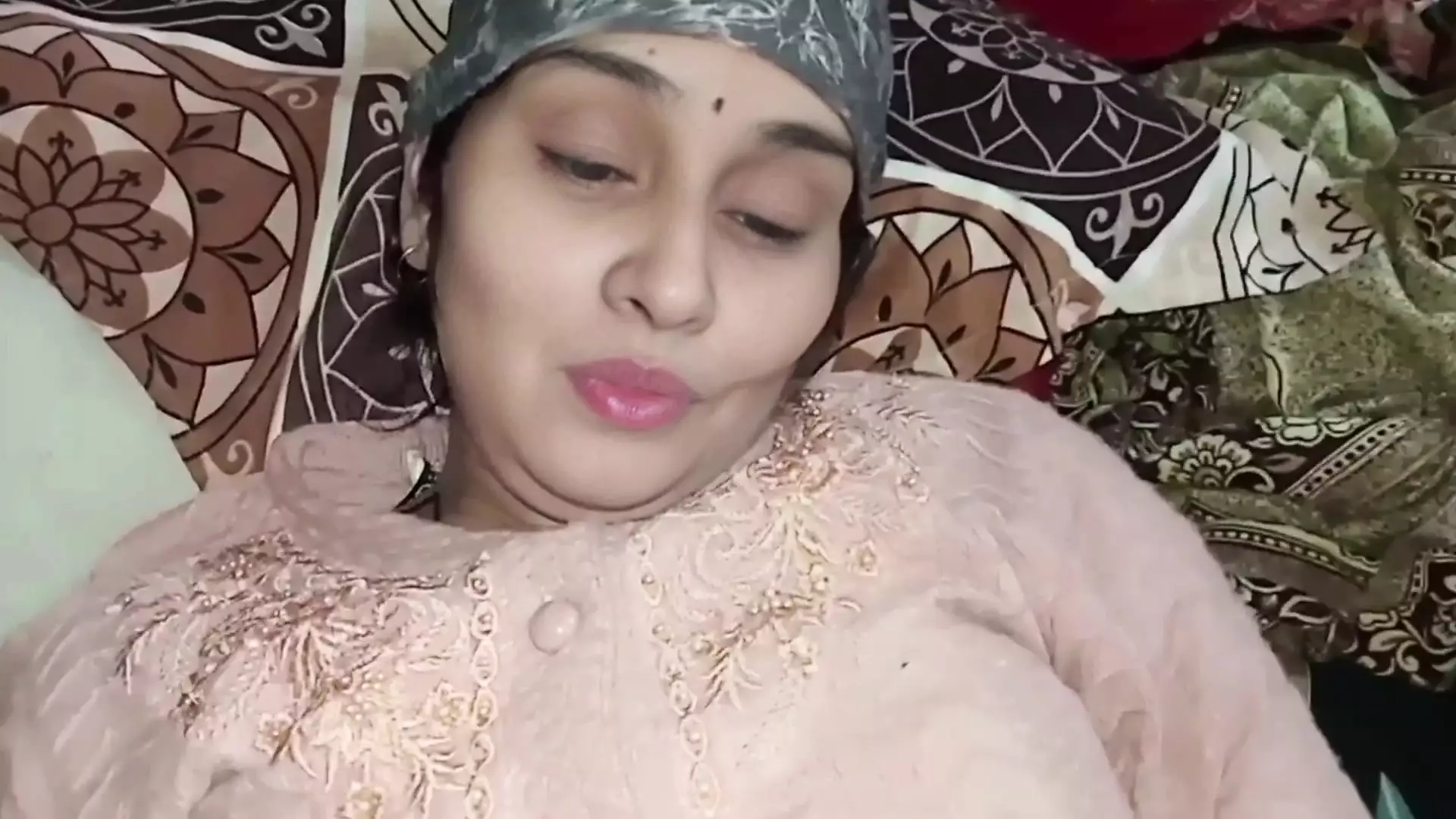 Bhabhi sent her new year greetings to her brother in law with pussy fucking, hindi sex video of Madhuri bhabhi her own picture