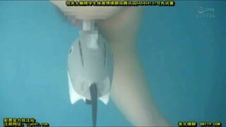 Underwater Asian Girl Blow Job (Bad Audio)