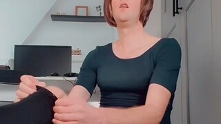 Casual cross dresser Annemieke play and cum