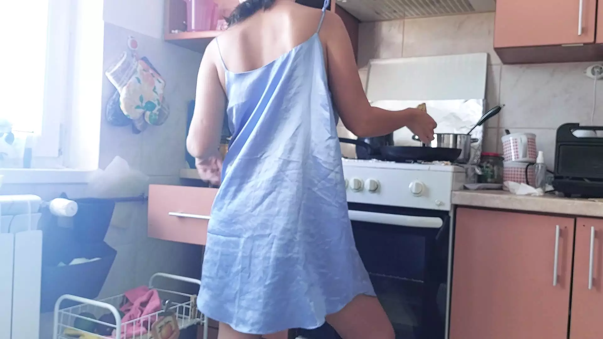 Sexy brunette naked in the kitchen. Latina hairy pussy, big ass, big tits, big nipples.