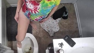 Spy girlfriend pooping