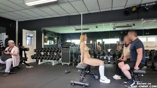 Exhibitionist dared to get naked at the local gym