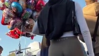 Teen ass in leggings