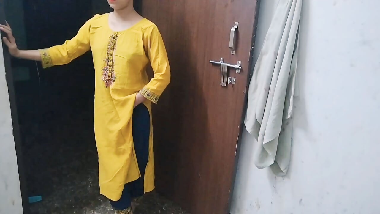 Step sister ko kapde utaar ke choda